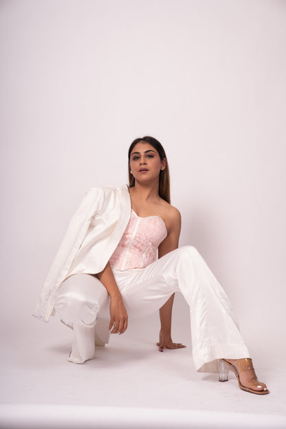 The Mistress – White