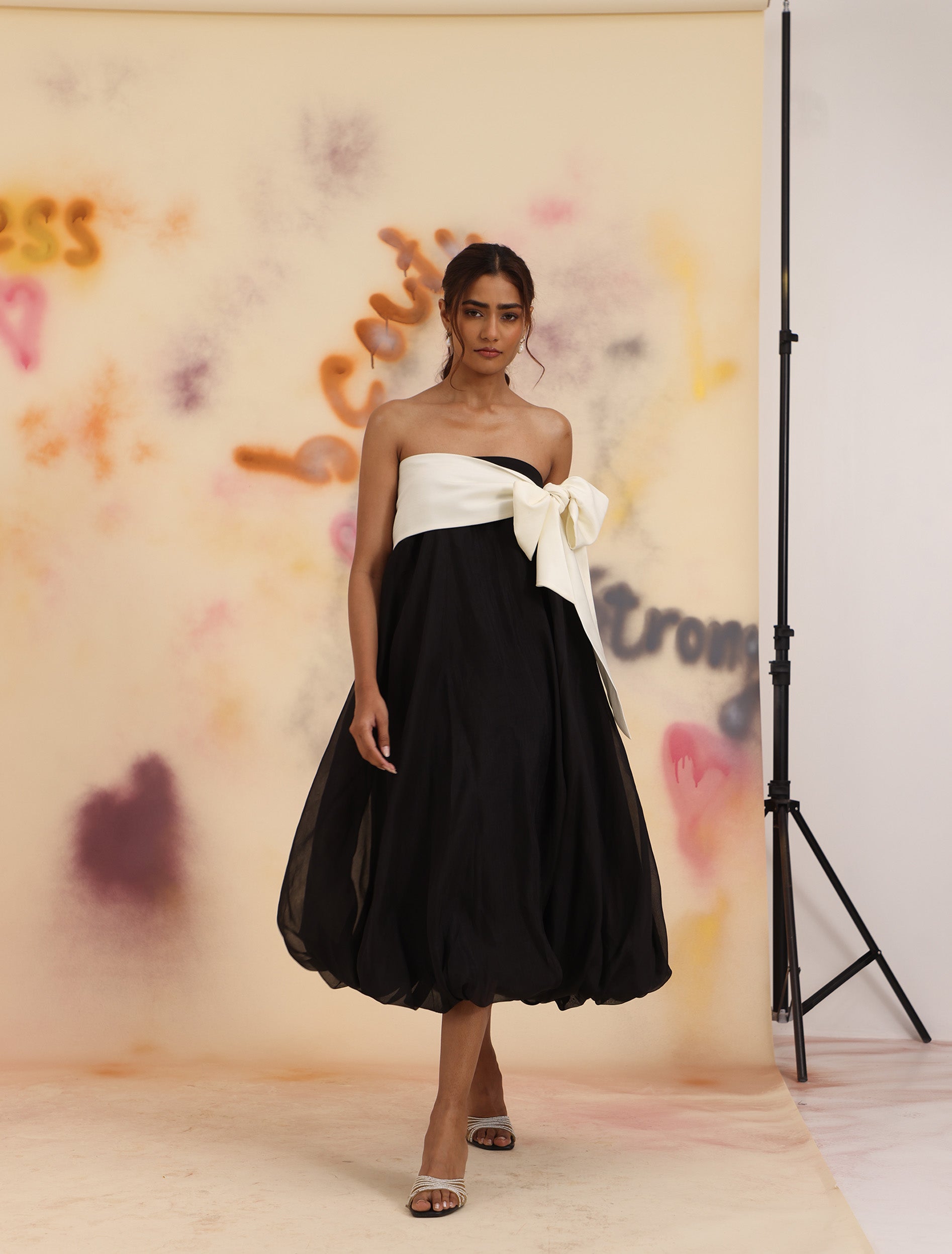Cloud Hem Bow Skirt in black, voluminous bubble hem skirt with bow detail
